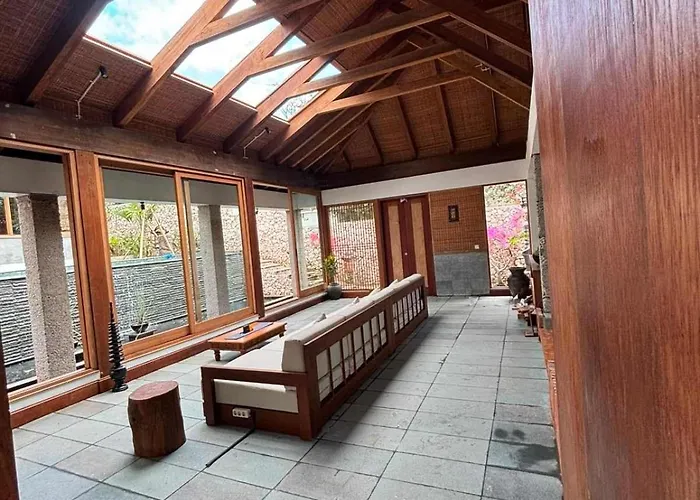 فيلة 3-bedroom Family In *